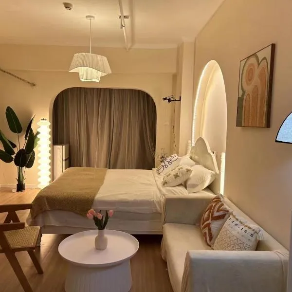 Xi'an Hills & Lostwine Downtown Suite close to Metro Xiaozhai stn, hotell sihtkohas Xi'an