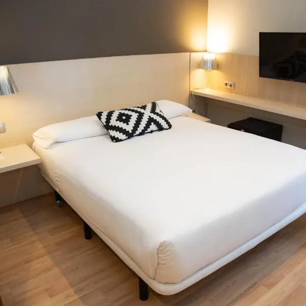 Hotel Restaurante Cadosa, hôtel à Soria