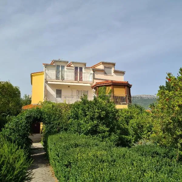 Apartmani Danja, ξενοδοχείο σε Kastela