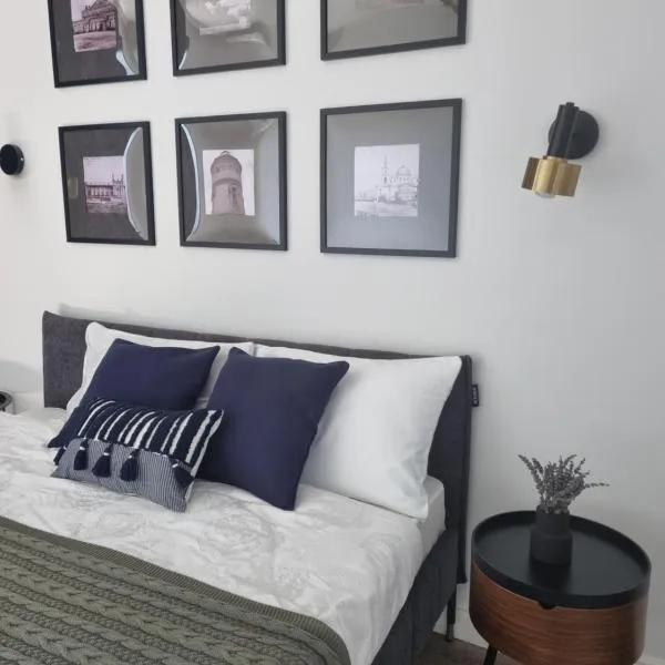 2-ком квартира с характером в центре, hotel in Uralsk