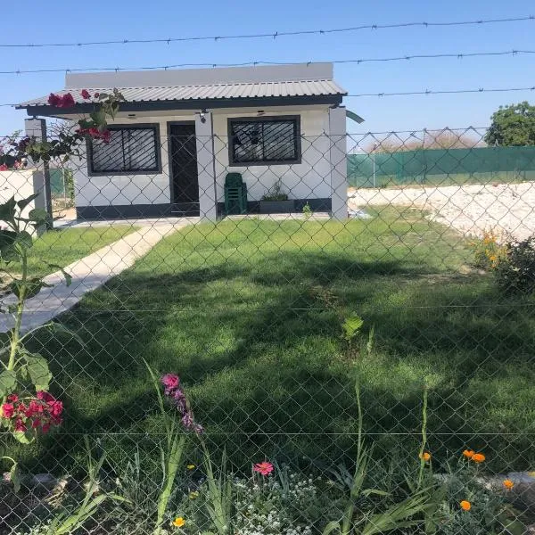 F2 Farmhouse, hotel in Omuthiya