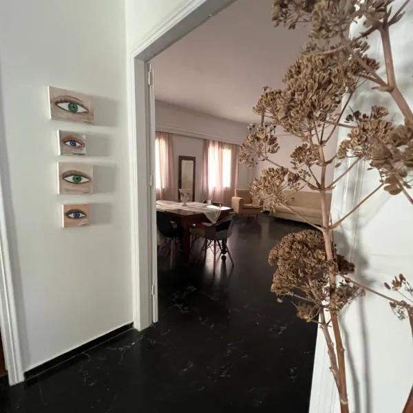 garlichome, hotel v destinaci Órmos