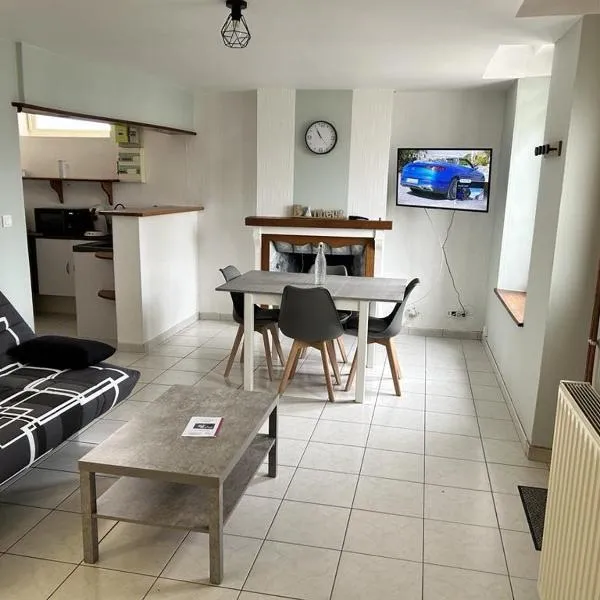 Appartement 29A - MAILLY LE CAMP, khách sạn ở Mailly-le-Camp