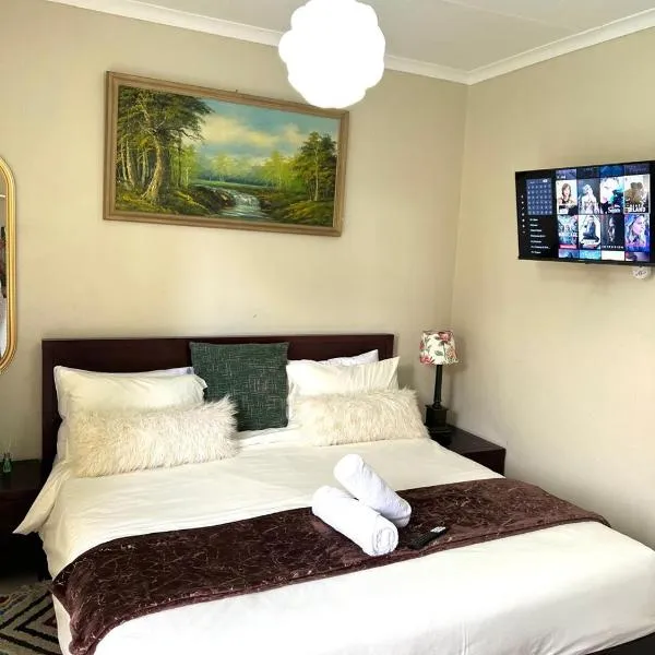 17 Byvanger Luxury Home Deluxe King Suite Room 3, hotel in Centurion