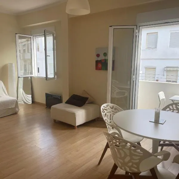 Cozy Appartement - Lumineux 3 pièces, à côté du Jardin de Turia, hotel in Valencia