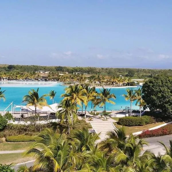 Condo by beautiful Lagoon, hotel en Río Hato