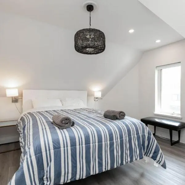 2BR Downtown Apartment in Toronto Close to Eaton Centre, hotel v destinaci Toronto