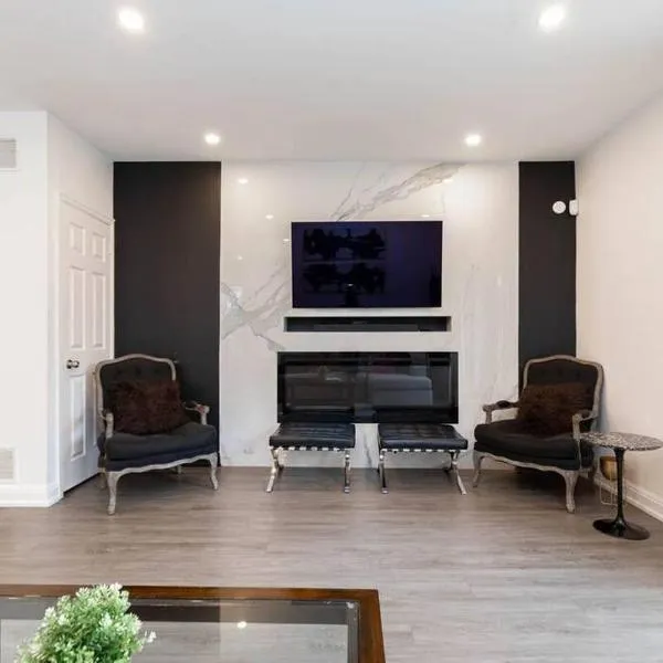 Grand 3 BR Toronto Victorian Entire Home、トロントのホテル