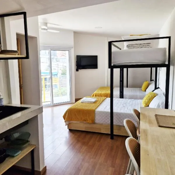 Moderno, Amplio y Elegante, Bien ubicado Apto Cerca Miraflores A9, hotel en Guatemala