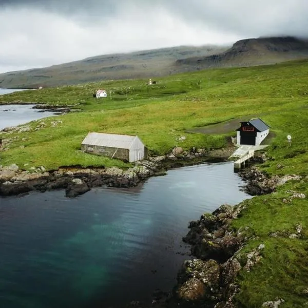 The Ultimate Fjord-side Getaway, hotel v mestu Øravík