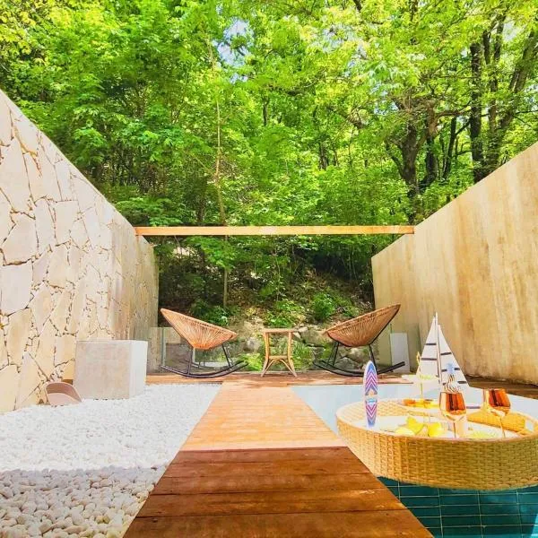 Sokcho Floating Whale Seorak Dojeok Waterfall Stay, ξενοδοχείο σε Sukchŏn-ni