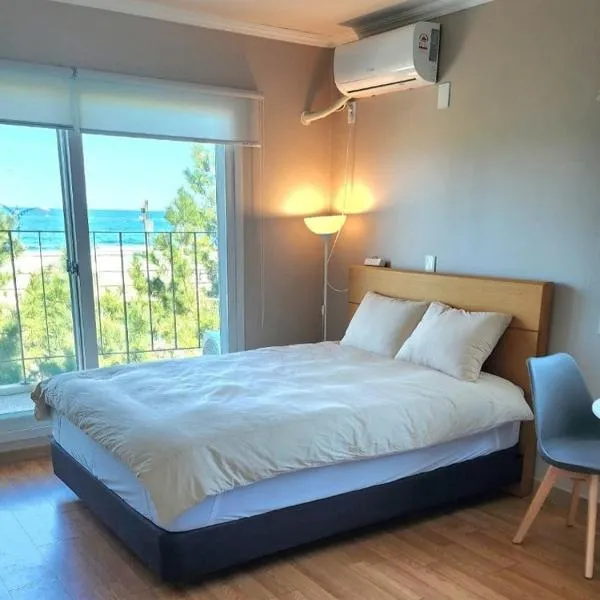 Yangyang Happy House Pension, hotel in Hagwangjŏng-ni