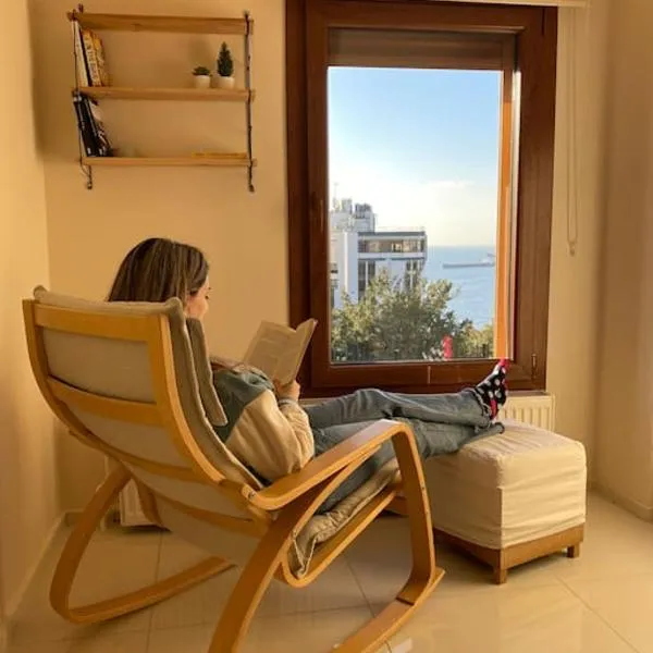 Stylish Triplex Apartment in The Heart of Izmir, ξενοδοχείο σε Konak