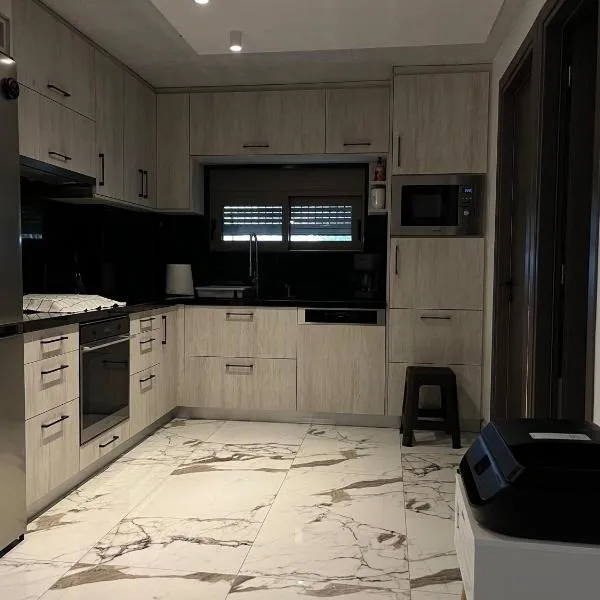 Sea View Apartment Patras, hotel in Patra