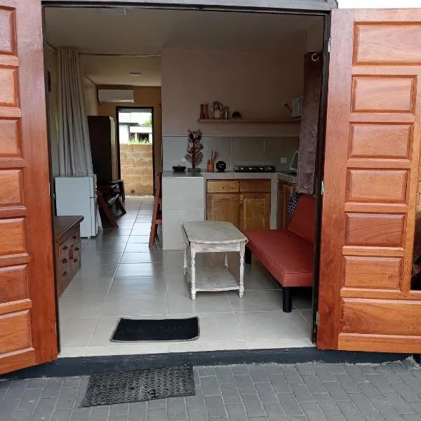 Floh-Jo Tiny House, hotel a Paramaribo