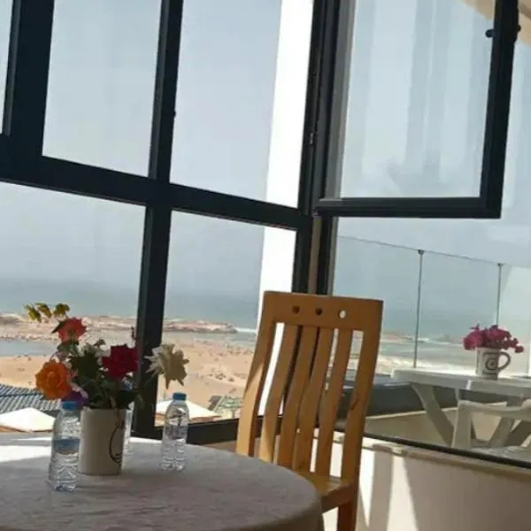 Appartement Les Vagues Vue sur Mer pour familles, khách sạn ở Oualidia