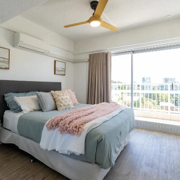 Burleigh Point Beach Vibes 2 bed，位于黄金海岸的酒店
