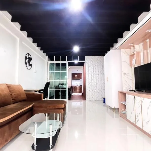 uouRangnamHouse, hotel in Bangkok