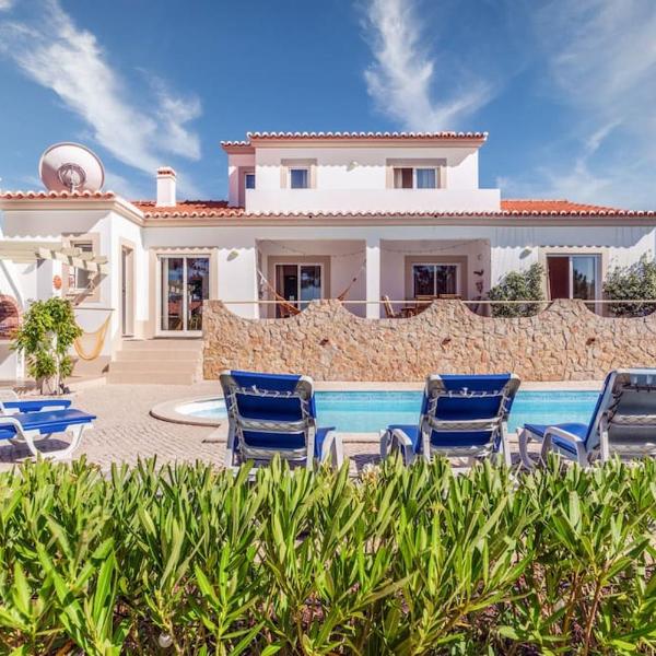 Stunning Seaside villa with swimming pool, Vales