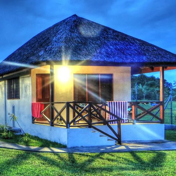 Beachfront Resort, hôtel à Luganville