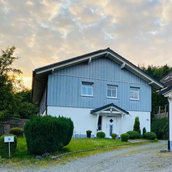 Das Blaue Haus Am Rothaarsteig, hotel in Kirchhundem