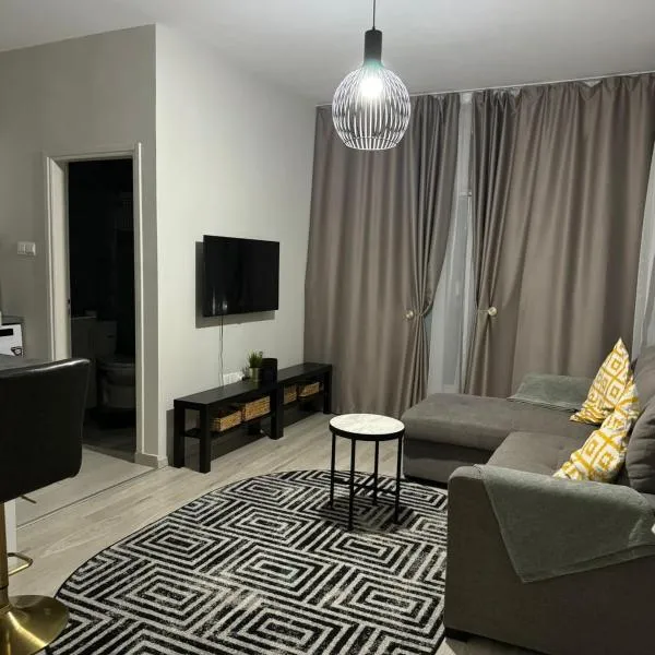 Cozy Apartment by the sea, ξενοδοχείο στη Λεμεσό