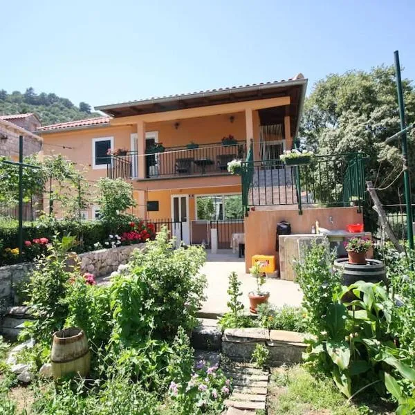 LILY's Peaceful Oasis- BRAND NEW, hotel in Korita