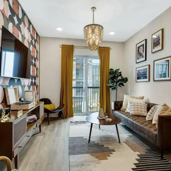 Jolene on Main - East Nash - 1 Mile to DTNash - NEW, hotel in Nashville