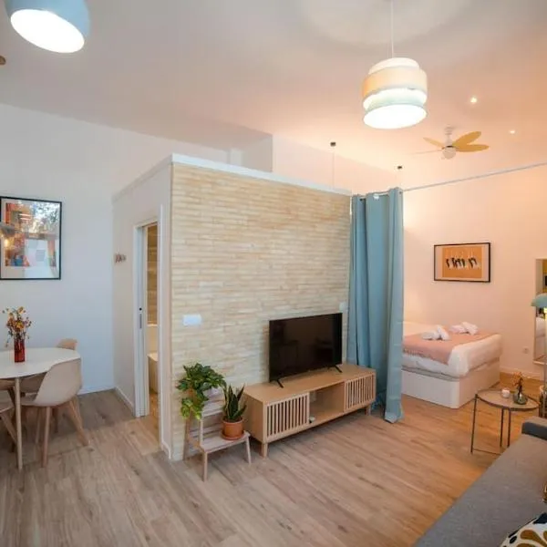 Lofts Orense E Moderno y cercano a la playa, hotel in Valencia