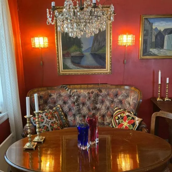 Sanden pensjonat, hotel a Lærdalsøyri