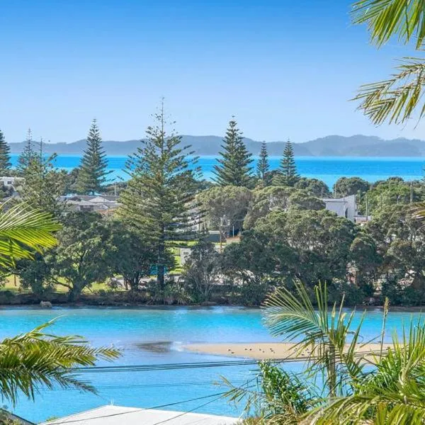 Pohutukawa Estuary Views, hotel in Red Beach