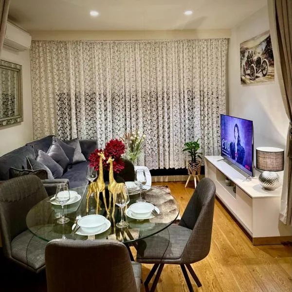 Apartment 405 8 Daly St South Yarra 3141 LUCIA, hotel in Melbourne