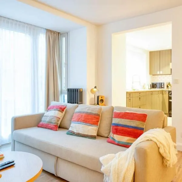 Chic 3-BR Oasis in Ghent - Stylish Interiors, hotel en Gante