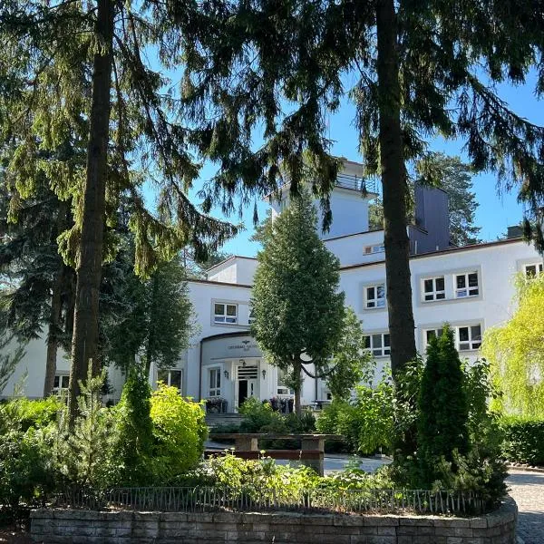 Oficerski Yacht Club, hotel a Augustów