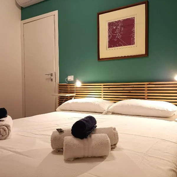 Bolle di Luce - apt zona Loreto Nolo, hotel di Milan