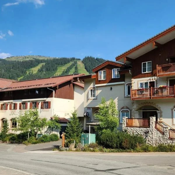 Sun Peaks Lodge, hotel in Sun Peaks