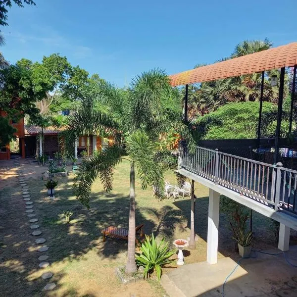 Blue Sands Beach Resort, hotel in Pasikuda