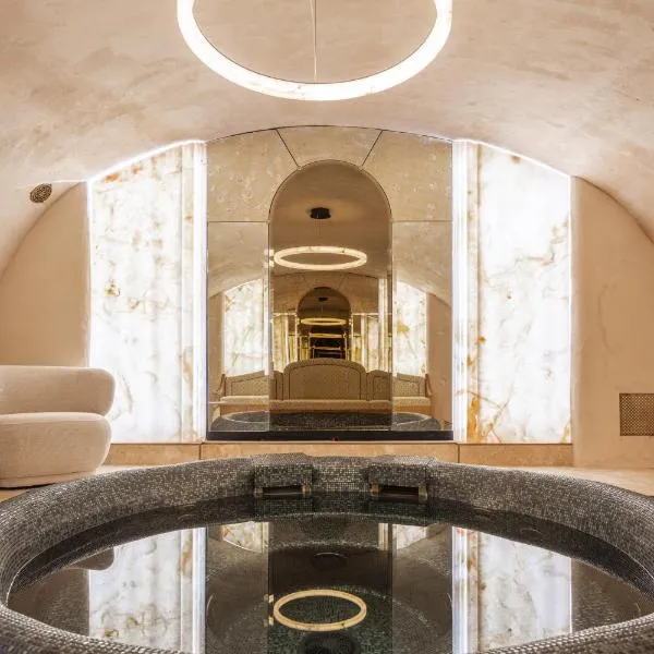 Hôtel Singulier Bordeaux - Boutique Hôtel & Spa Anne Semonin, hotel in Bordeaux