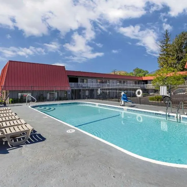 内华达州议会大厦卡森城罗德威旅馆，位于卡森市的酒店