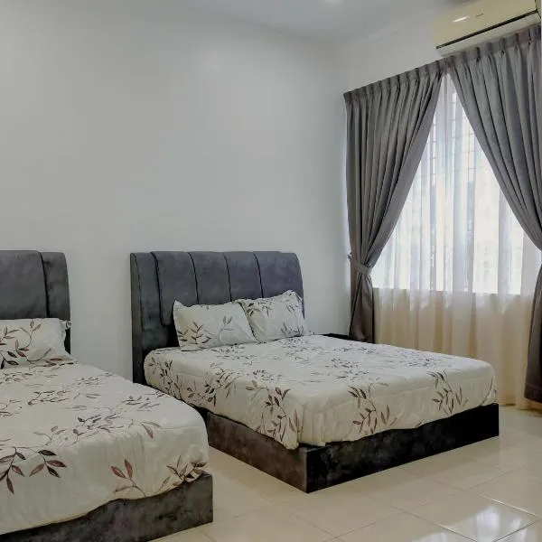 NEW Stylish 18Pax 4BR House Semabok 5mins to Town, hotel in Melaka