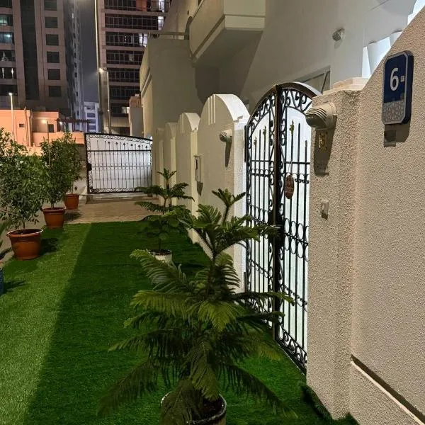 Lunar Beach Hostel, hotel in Abu Dhabi