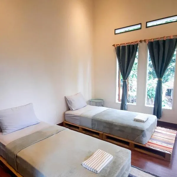 MiTS Youth Hostel, hotel in Bandung