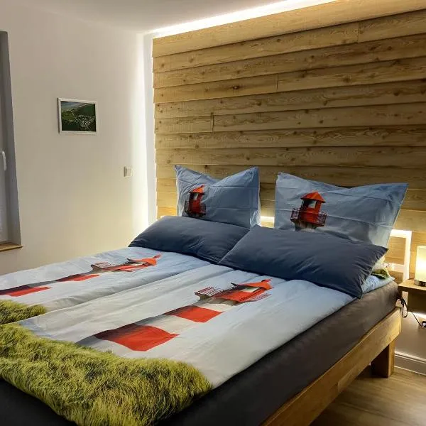 Bungalow Hühnergott beim Boddenstrand, hotel v destinácii Sundhagen-Niederhof