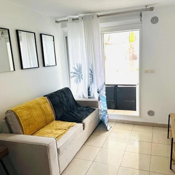 Appartement T3 au Moufia, Saint-Denis、サント・クロチルドのホテル