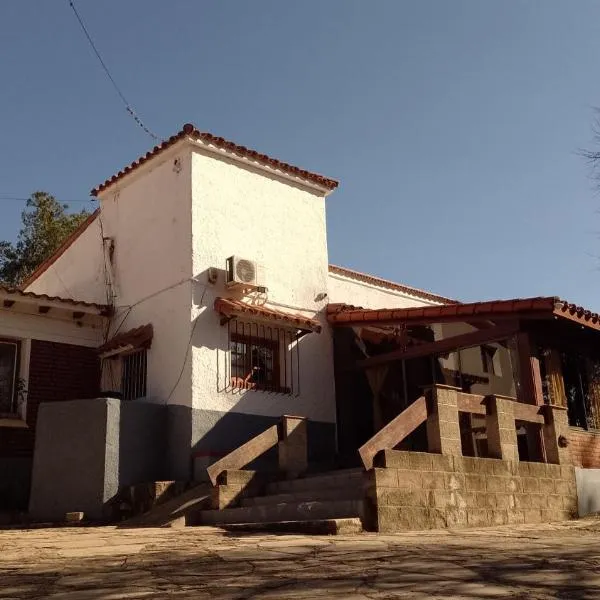 Ribera Sur Hotel - Los Algarrobos - Tanti, ξενοδοχείο σε Tanti