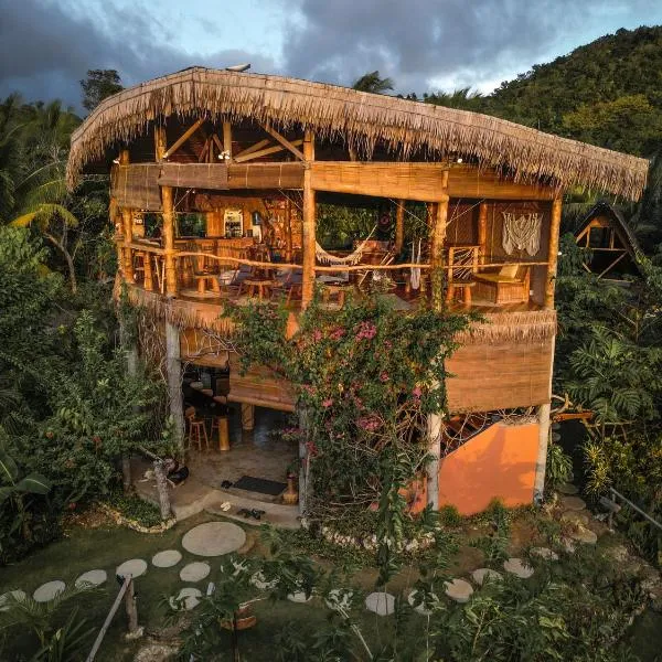 Jungle KingDomes Guest House, hotel em Siquijor