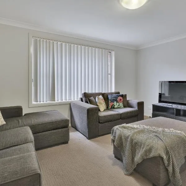 Cozy Dubbo retreat - close to the zoo, hotel sa Dubbo