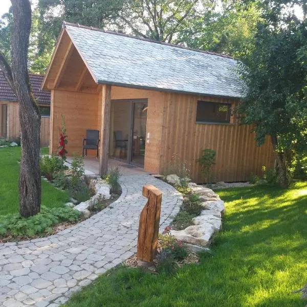 Feriengarten mit Schlafhäusern, hotel v destinaci Burgsalach