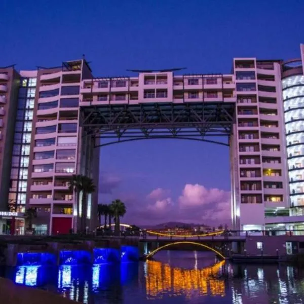 ZALS Luxury- Knightsbridge 2 Bed, hotel in Cape Town