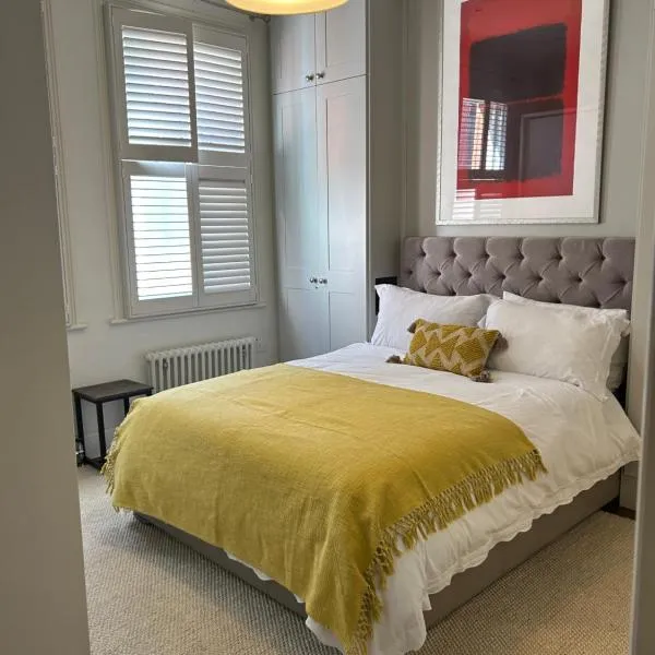 Chelsea flat, convenient and quiet, hotel in London